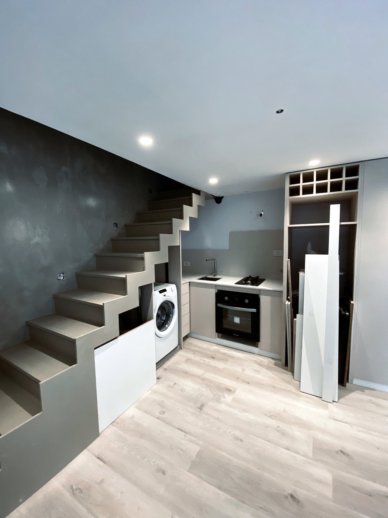 Cocina y escalera a medida